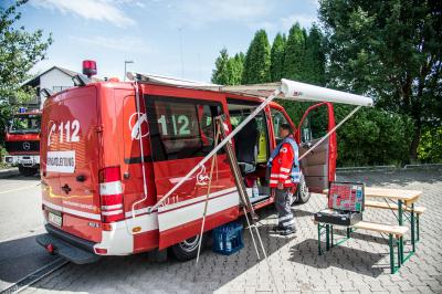 Allmersbach im Tal: Garage mit Lithium Batterien in Vollbrand